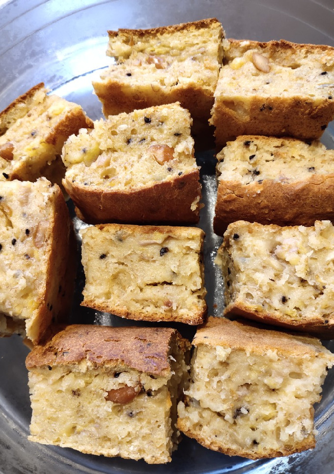 A picture of Banana Bread.