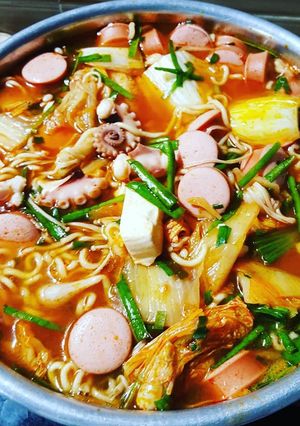 Hình của món 🍄🐙 Lẩu mì siu Kay Hàn Quốc 🍲🍝.