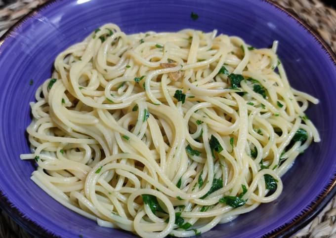 Spaghetti Aglio e Olio. Receta sencilla, express y riquísima!! Receta de  Sal y Pelota- Cookpad