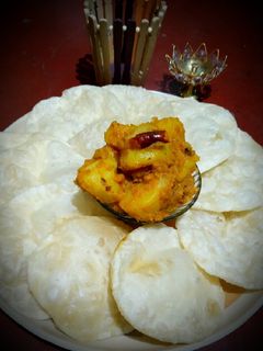 লুচি ও আলু কাসুন্দি (luchi o aloo kasundi recipe in Bengali) রেসিপির প্রধান ছবি