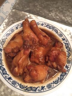 Hình của món Đùi gà khìa nước tương.