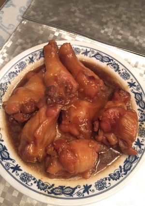 Hình của món Đùi gà khìa nước tương.