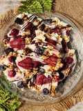 🍓🫐🫙Bark helada de yogur griego, frutos rojos y avena con hilos de chocolate 🫙🫐🍓