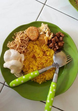 Foto resep Nasi kuning magic com