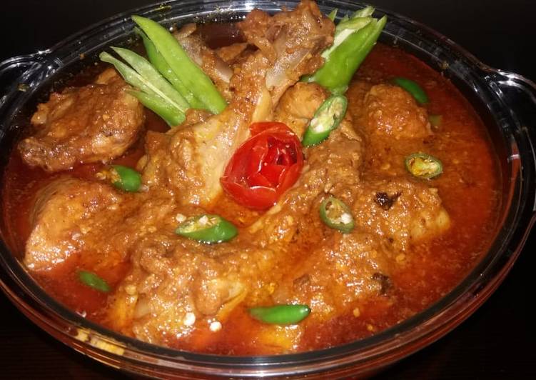 Simple Way to Prepare Tastefully Creamy Chicken Handi