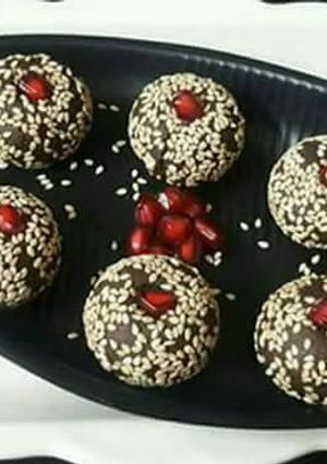 A picture of Choco Anaar Til Ladoos.