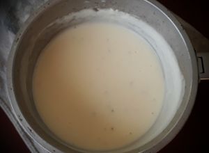 Una foto de Salsa blanca o Bechamel (fácil y rápida) 😋