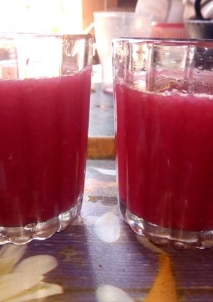 A picture of Orange pomegranate juice.