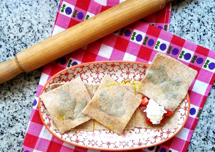 Ravioli aperti peperoni e burrata