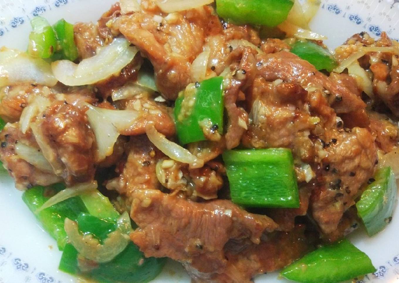 Oseng Babi Paprika dengan Bawang Bombai