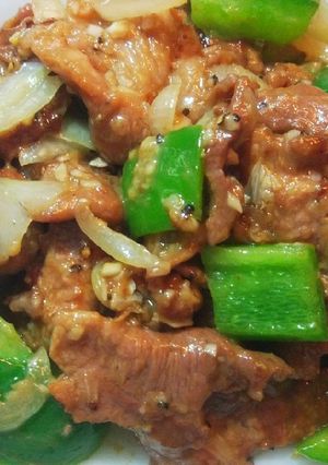 Foto resep Oseng Babi Paprika dengan Bawang Bombai