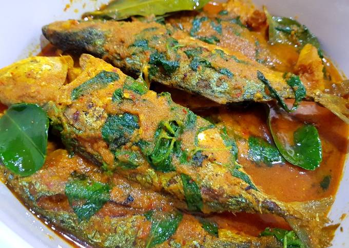 Resep Ikan Kembung Bumbu Kuning Oleh Herlina Chelsey Cookpad 