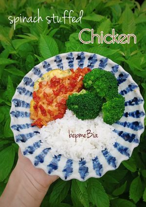 Hình của món Ức gà nướng bó xôi - phomai.