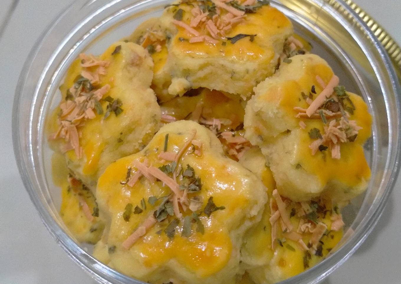 Garlice Cheese Cookies