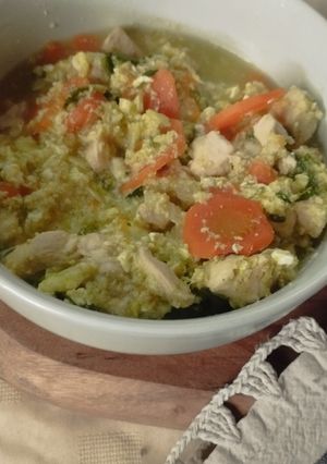 Una foto de Revuelto de zapallitos y pollo 🐔🍴