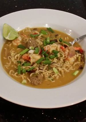 A picture of Thai style Shrimp and Pork Meatball Soup.
