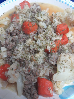 A picture of Cauliflower, Carrots and Hamburger.