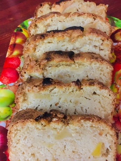 Una foto de BUDÍN MUY HÚMEDO DE MANZANAS 🍎 🍏 🍎