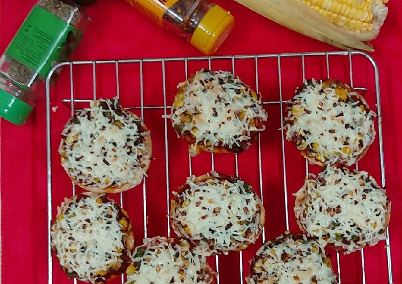 Cheese corn mini pizza