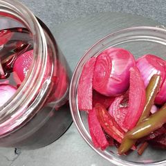 Restaurant style Vinegar Onion(Sirke Wala pyaz) A picture of Restaurant style Vinegar Onion(Sirke Wala pyaz).