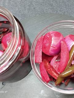 A picture of Restaurant style Vinegar Onion(Sirke Wala pyaz).