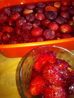 Una foto de Gelatina con frutillas