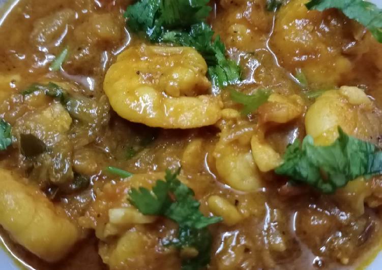 Delicious South Indian spicy prawn gravy