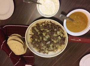 Una foto de Sopa de papa y carne molida
