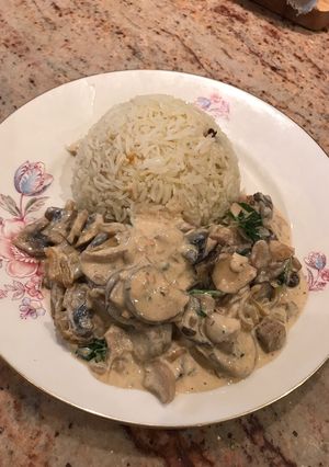 A picture of Mushroom stroganoff.