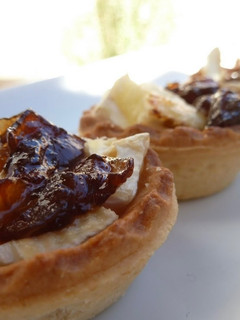 Una foto de Tartaletas de cebolla caramelizada