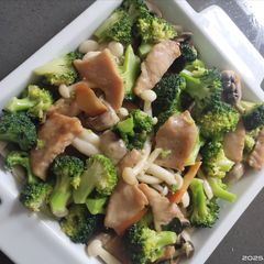 A picture of Sauteed Broccoli Mix.