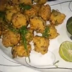 A picture of Moong Dal ke Bhajiya.