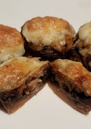 A picture of Keto Cheesy Stuffed Mushrooms.