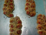 Roti sosis kepang