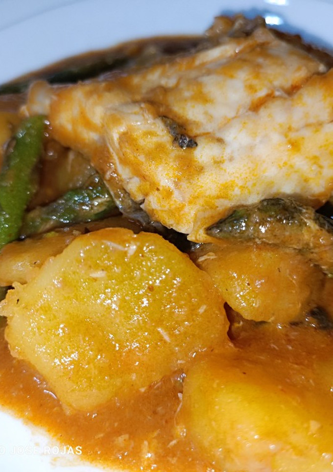 Una foto de All y pebre de lubina con espárragos 😋😋👏👏👏👏