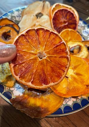 عکسی از دستور ميوه خشک دلببببر🍏🍊🍌🥝
