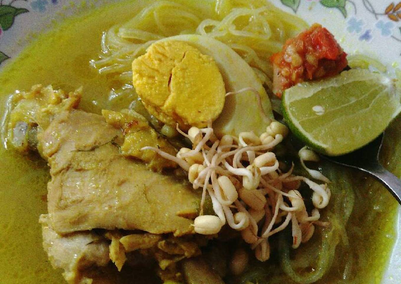 Soto ayam bumbu sederhana,rasa istimewa