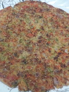 मिक्स वेज सूजी पिज़्ज़ा (Mix Veg Suji Pizza recipe in hindi) रेसिपी मुख्य फोटो