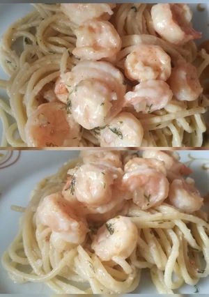 Una foto de Pasta con camarones en salsa bechamel