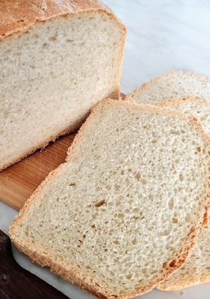 A tökéletes fehér kenyér kenyérsütő gépben recept fotója
