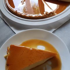 A picture of Flan.
