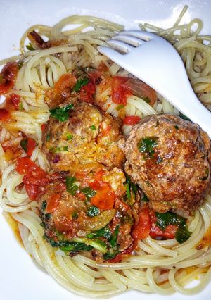 A picture of Spicy meatball with spaghetti #themechallenge.