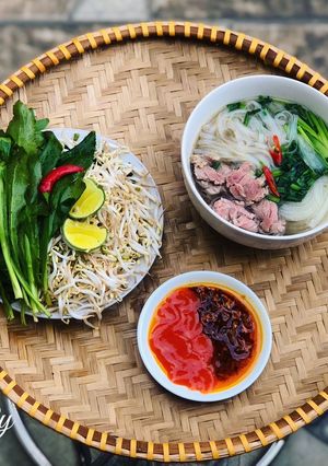 Hình của món Phở bò tái.