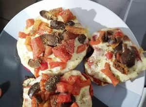 Una foto de Pizzetas en hallullas
