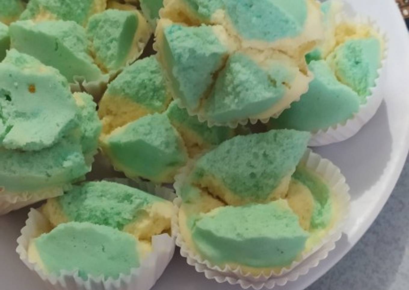 Bolu kukus mekar / bolu meletek ������������������