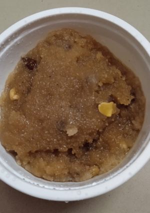 सूजी का हलवा (sooji ka halwa recipe in Hindi) रेसिपी मुख्य फोटो