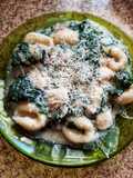 Ñoquis estilo "Alfredo" bajos en FODMAP