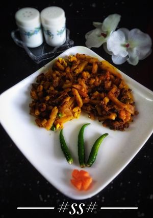 A picture of Fried potato with scrambled egg.