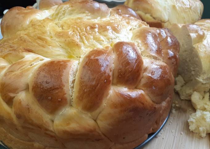 Paska (Ukrainian Easter Bread)