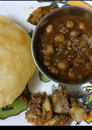 छोले भटूरे (Chole Bhature Recipe in hindi) रेसिपी मुख्य फोटो